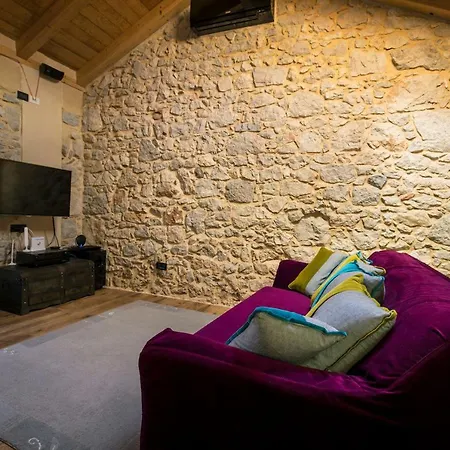 Moscenice Apartment